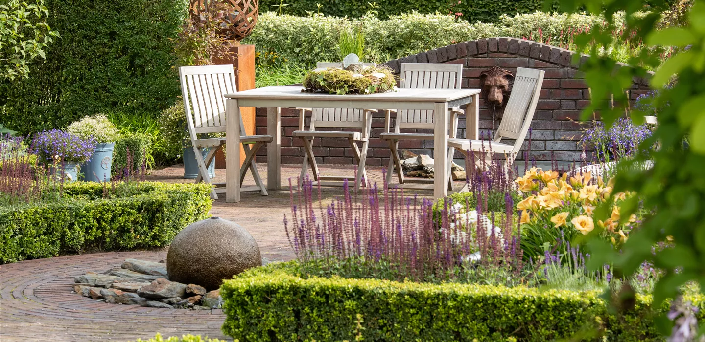 Sommergarten - Gartenmöbel im Ambiente