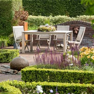 Sommergarten - Gartenmöbel im Ambiente