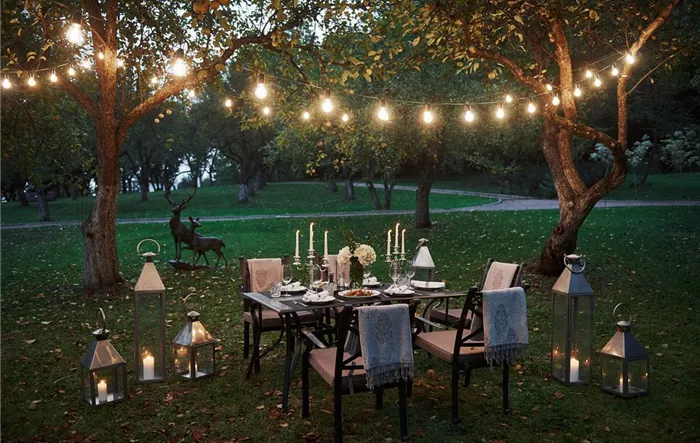 candles-and-deers-statue-prepared-desk-waiting-for-food-and-visitors-evening-time.jpg